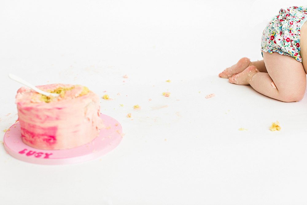 lucy cake smash one year old shoot_-43.jpg