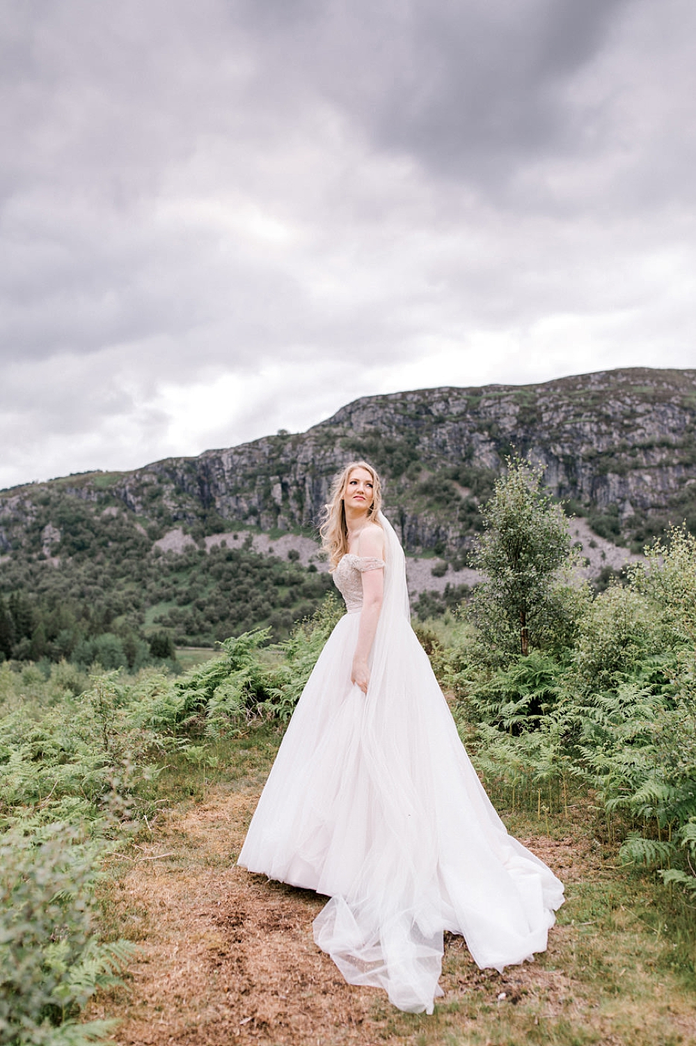 Aviemore,Fine Art Wedding Photographers,Glentruim Castle Estate,Highland Estate wedding,Highlands,Newtonmore,Scottish Wedding in the highlands,The Gibsons,alternative bride,elegant wedding photographers glasgow,natural wedding photographers,romantic wedding photographers,romantic wedding photographers scotland,
