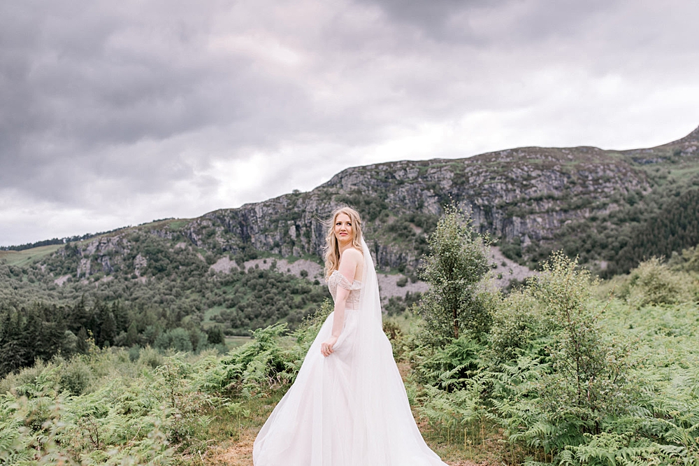Aviemore,Fine Art Wedding Photographers,Glentruim Castle Estate,Highland Estate wedding,Highlands,Newtonmore,Scottish Wedding in the highlands,The Gibsons,alternative bride,elegant wedding photographers glasgow,natural wedding photographers,romantic wedding photographers,romantic wedding photographers scotland,